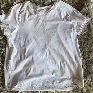 White lululemon T shirt
